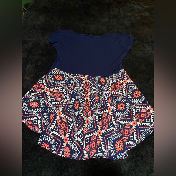 Cute Top - Picture 2 of 2